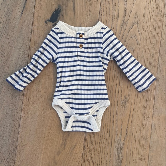 Newborn Bundle 2 pants 1 long sleeve Stripe Ribbed Button Organic Teal Gray Blue - Picture 5 of 8